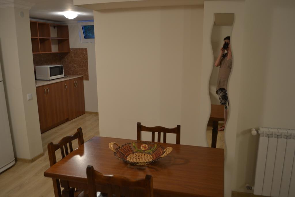 Tskaltubo Guest House On Mirian Mepe Bagian luar foto